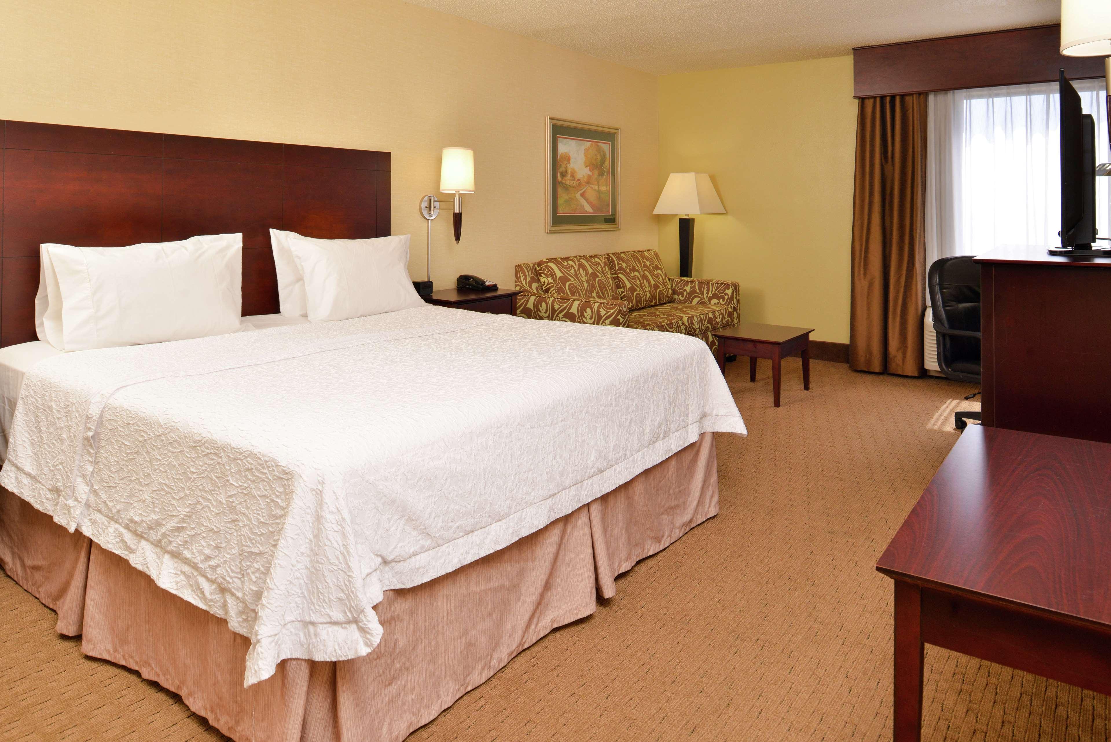 Hampton Inn Staunton Eksteriør bilde