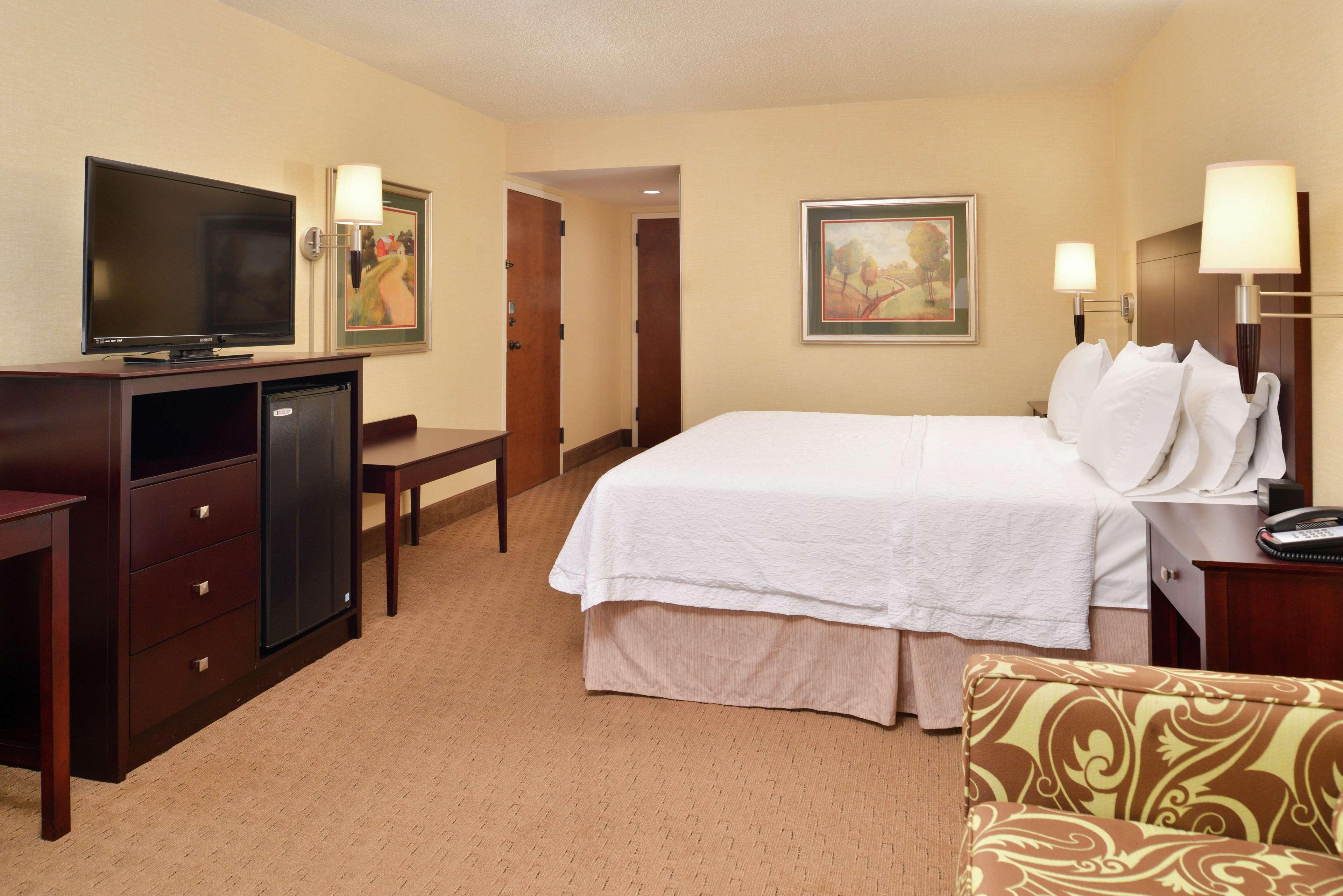 Hampton Inn Staunton Eksteriør bilde