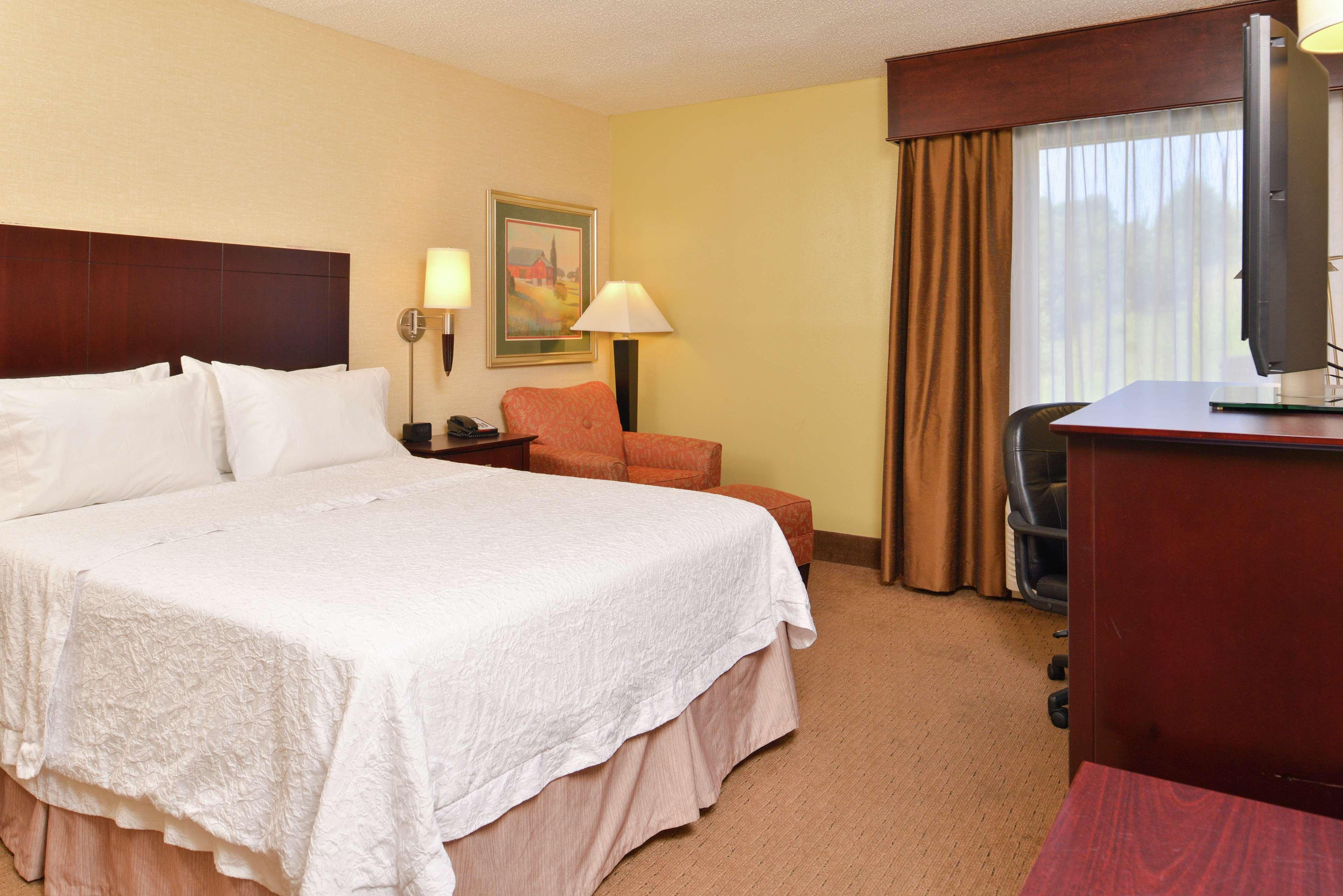 Hampton Inn Staunton Eksteriør bilde