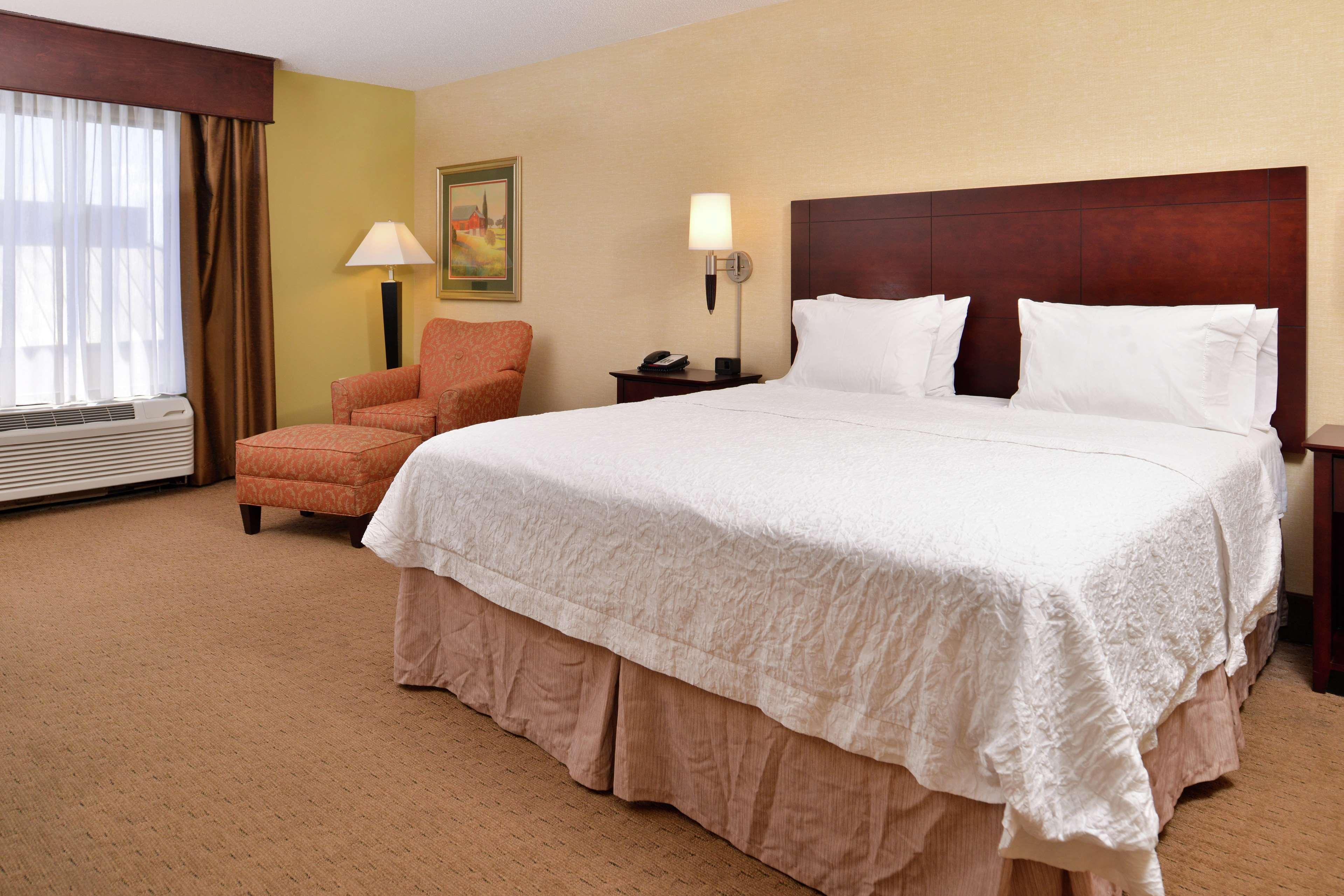 Hampton Inn Staunton Eksteriør bilde