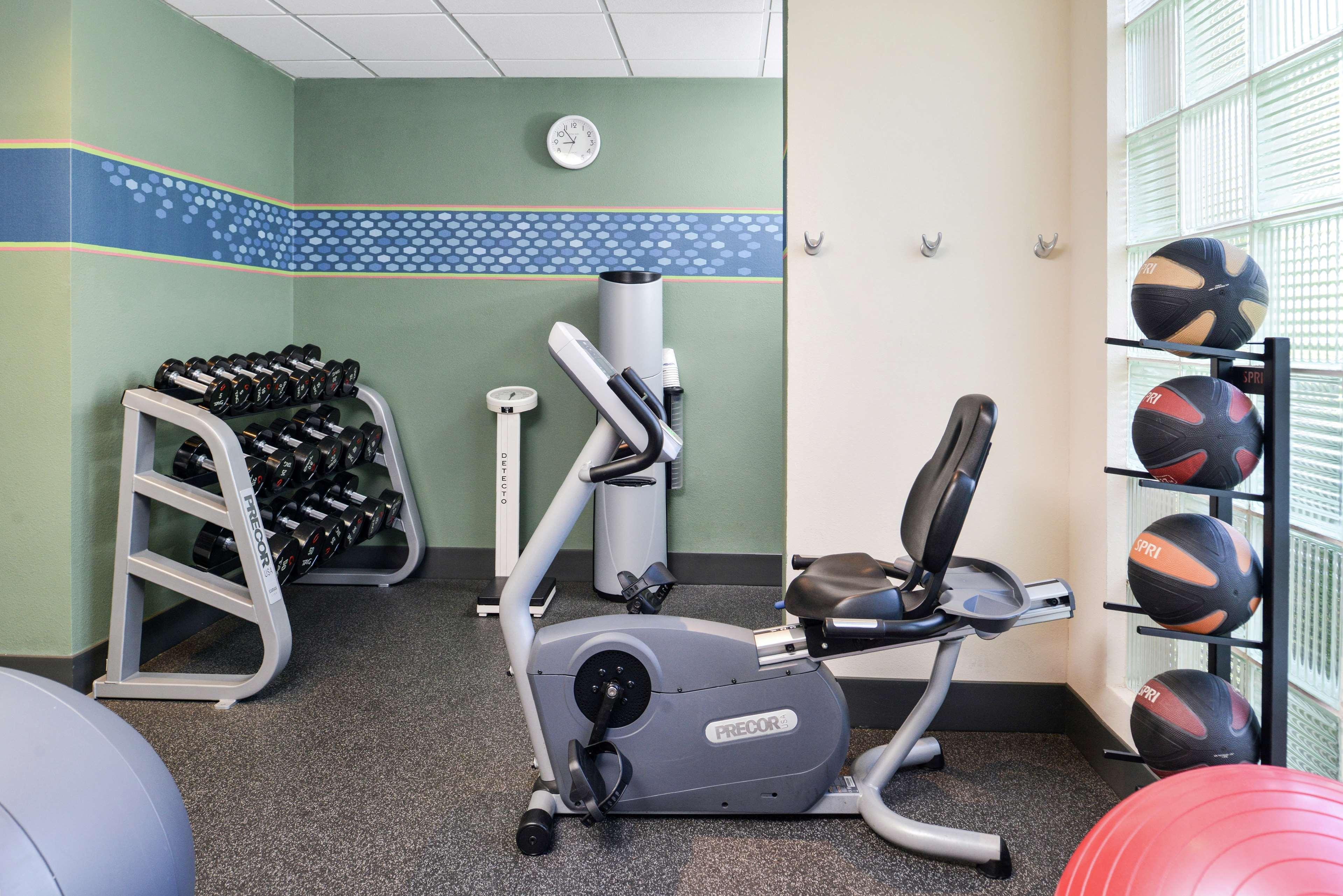 Hampton Inn Staunton Eksteriør bilde