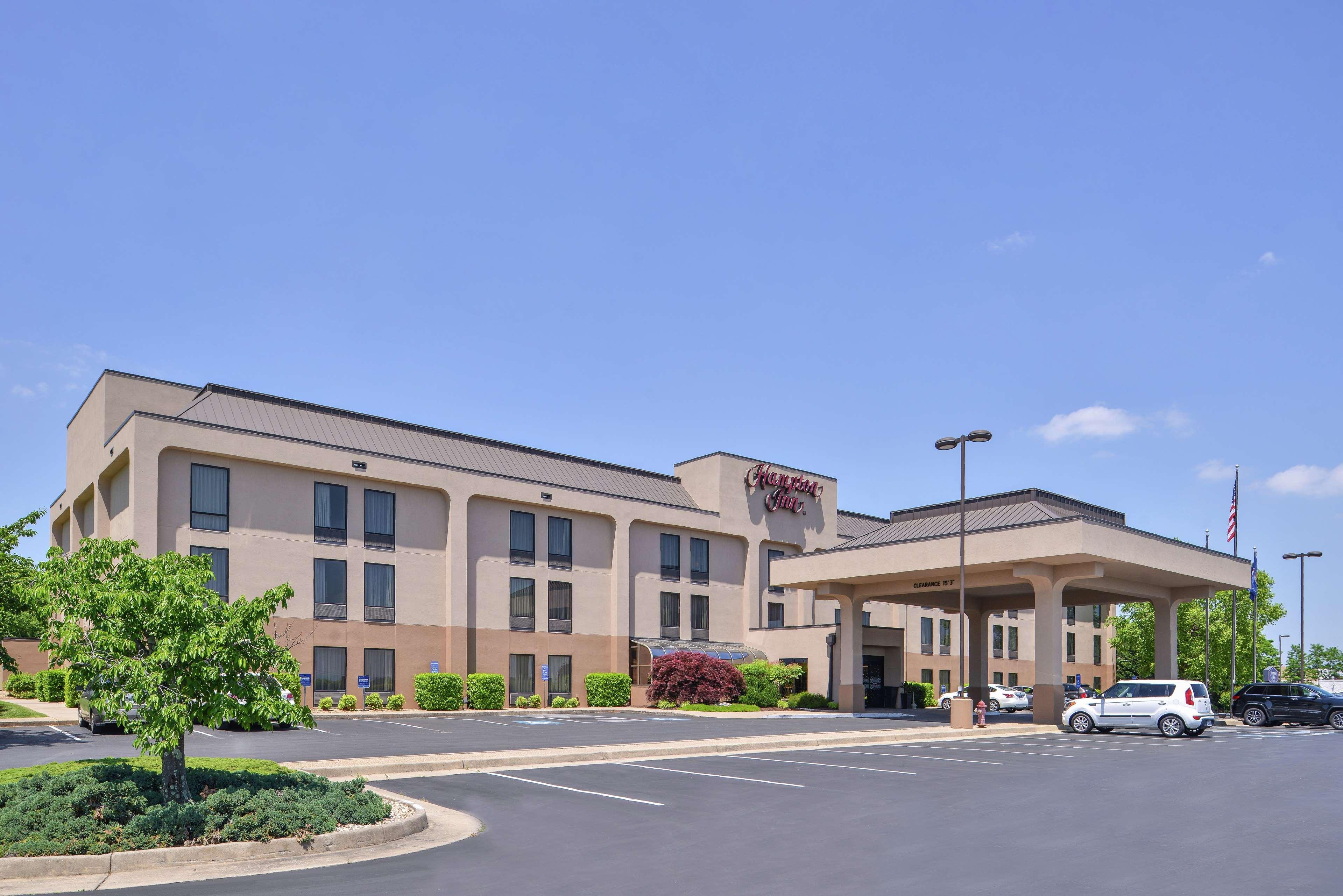 Hampton Inn Staunton Eksteriør bilde