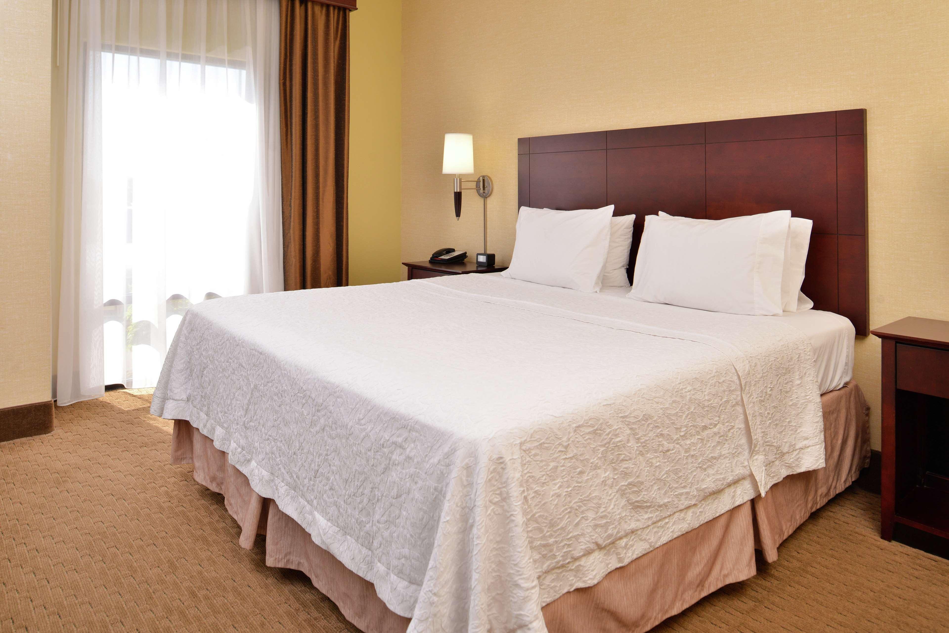 Hampton Inn Staunton Eksteriør bilde