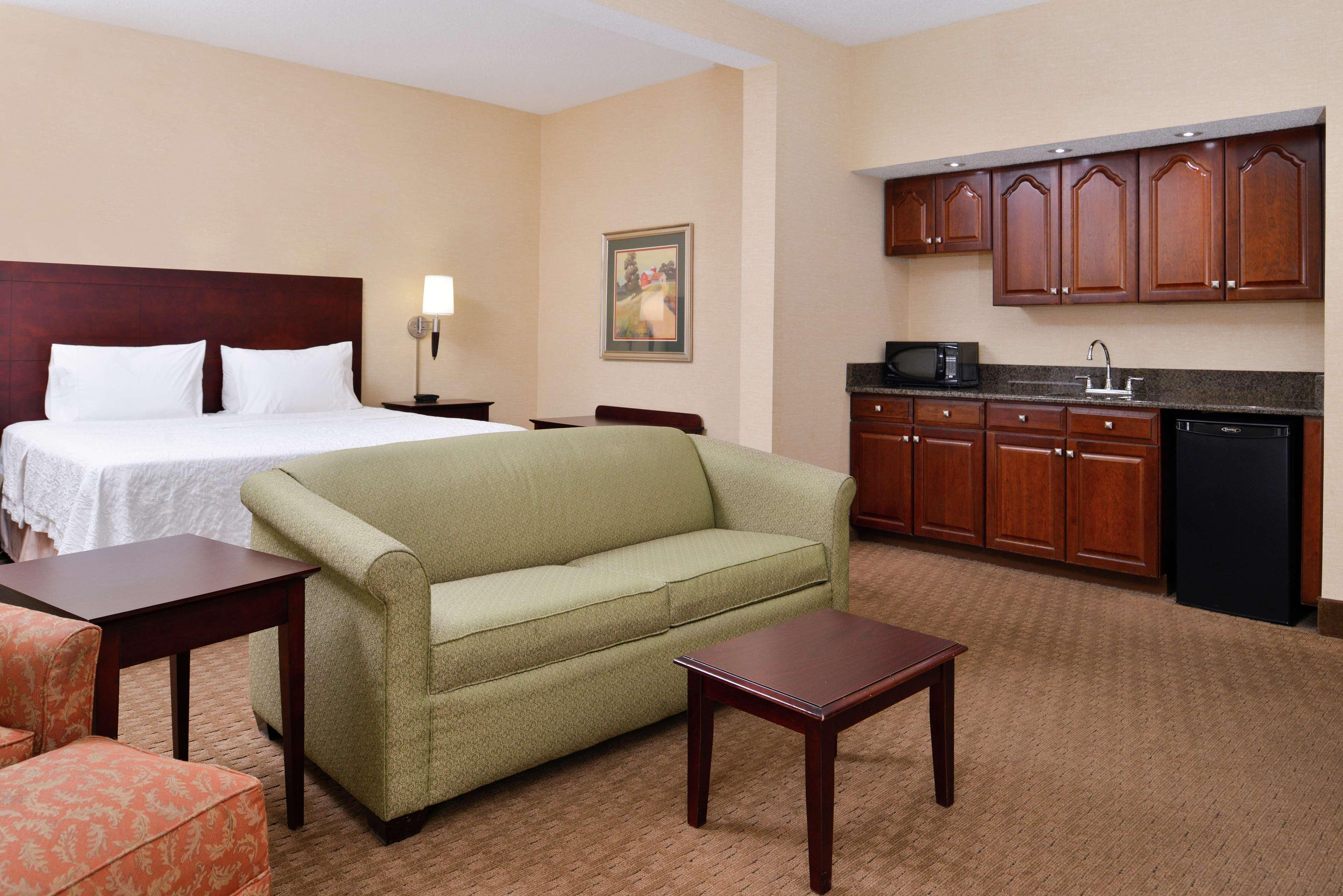Hampton Inn Staunton Eksteriør bilde