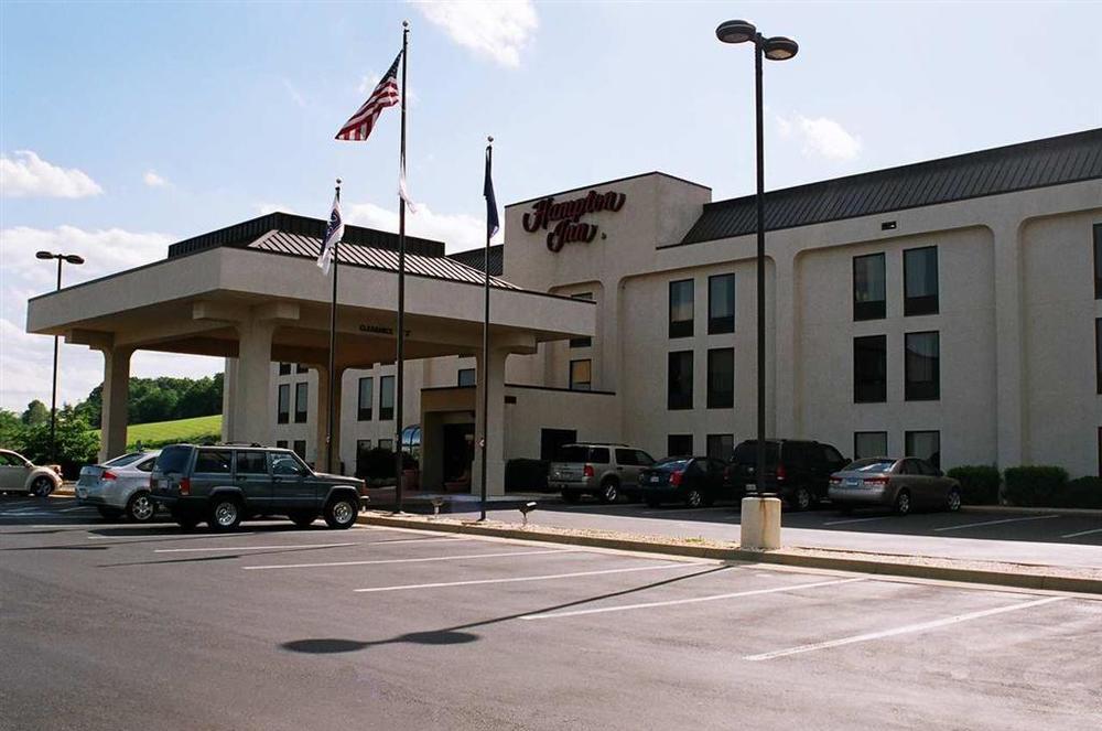 Hampton Inn Staunton Eksteriør bilde