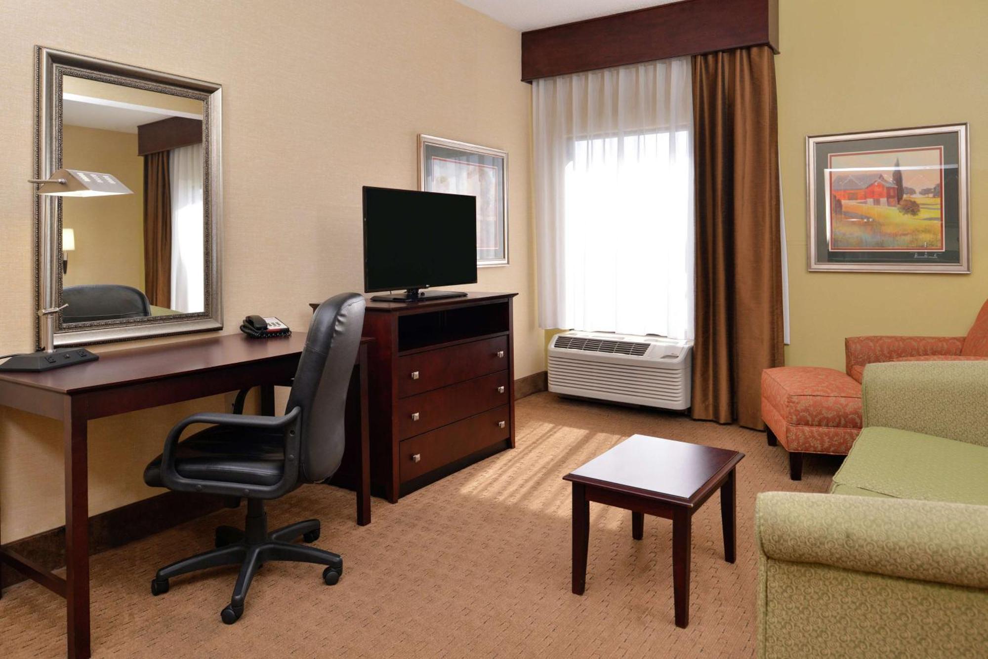 Hampton Inn Staunton Eksteriør bilde