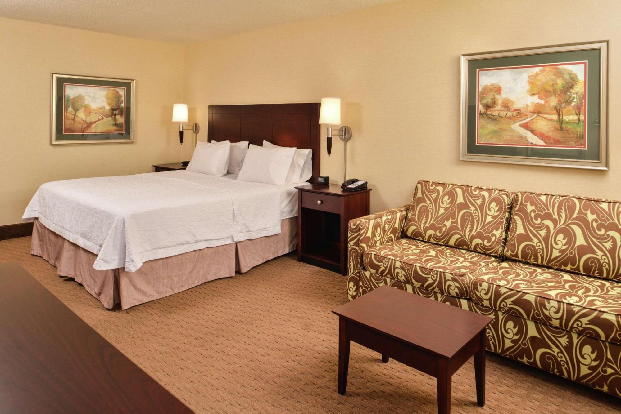Hampton Inn Staunton Eksteriør bilde