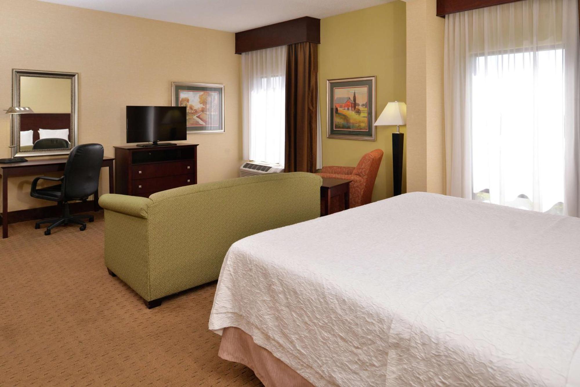 Hampton Inn Staunton Eksteriør bilde