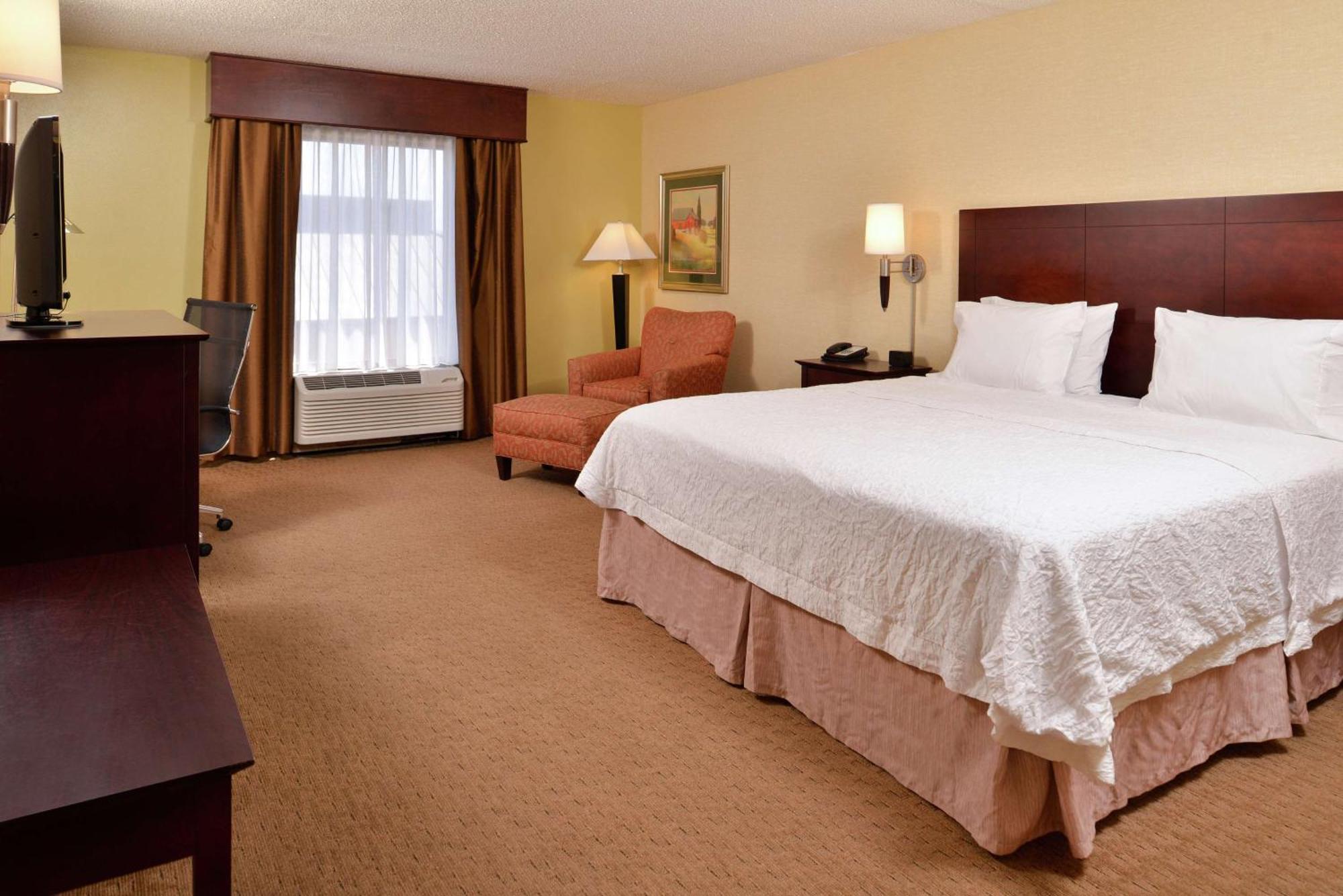 Hampton Inn Staunton Eksteriør bilde