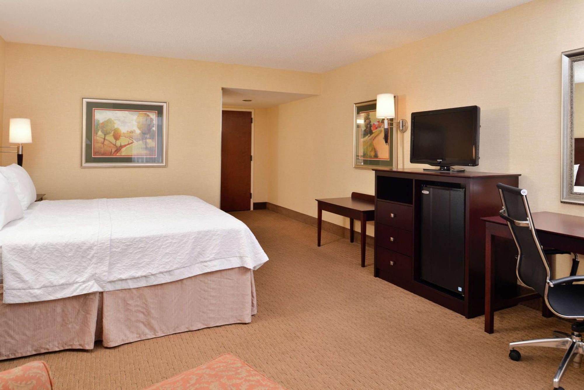 Hampton Inn Staunton Eksteriør bilde