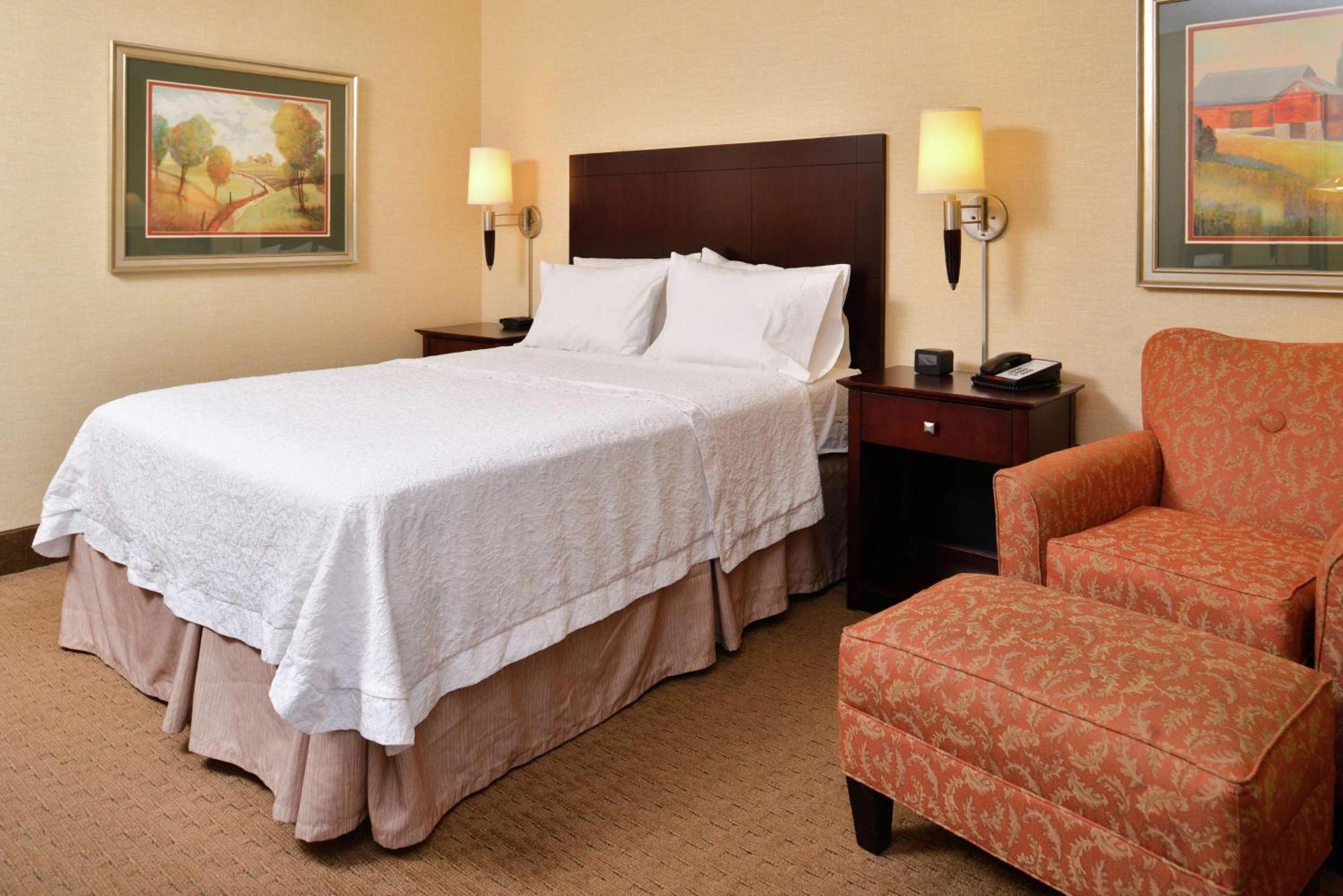 Hampton Inn Staunton Eksteriør bilde