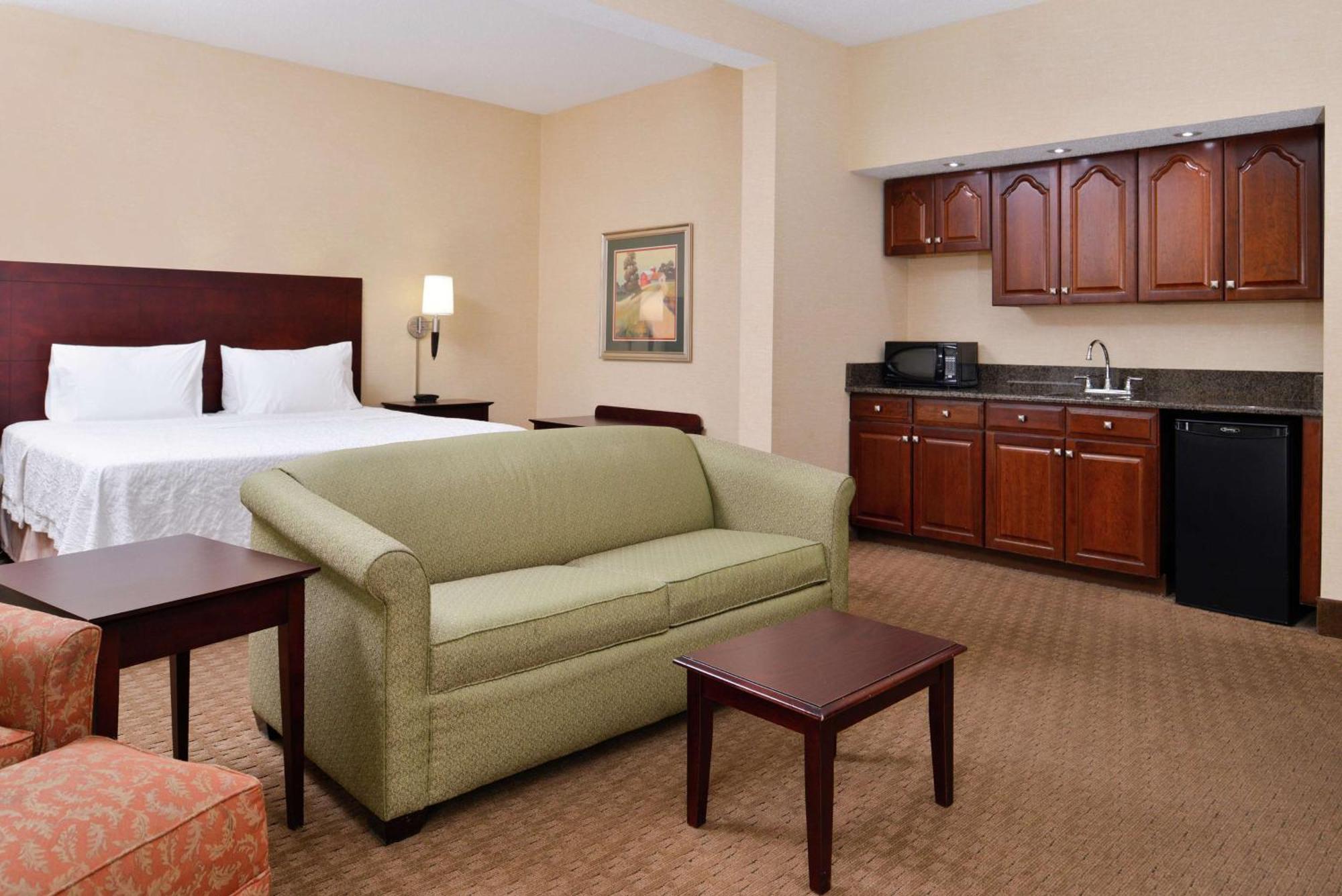 Hampton Inn Staunton Eksteriør bilde
