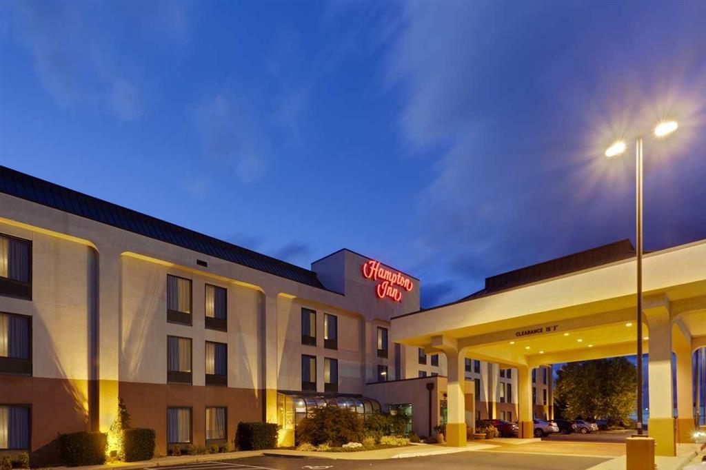 Hampton Inn Staunton Eksteriør bilde