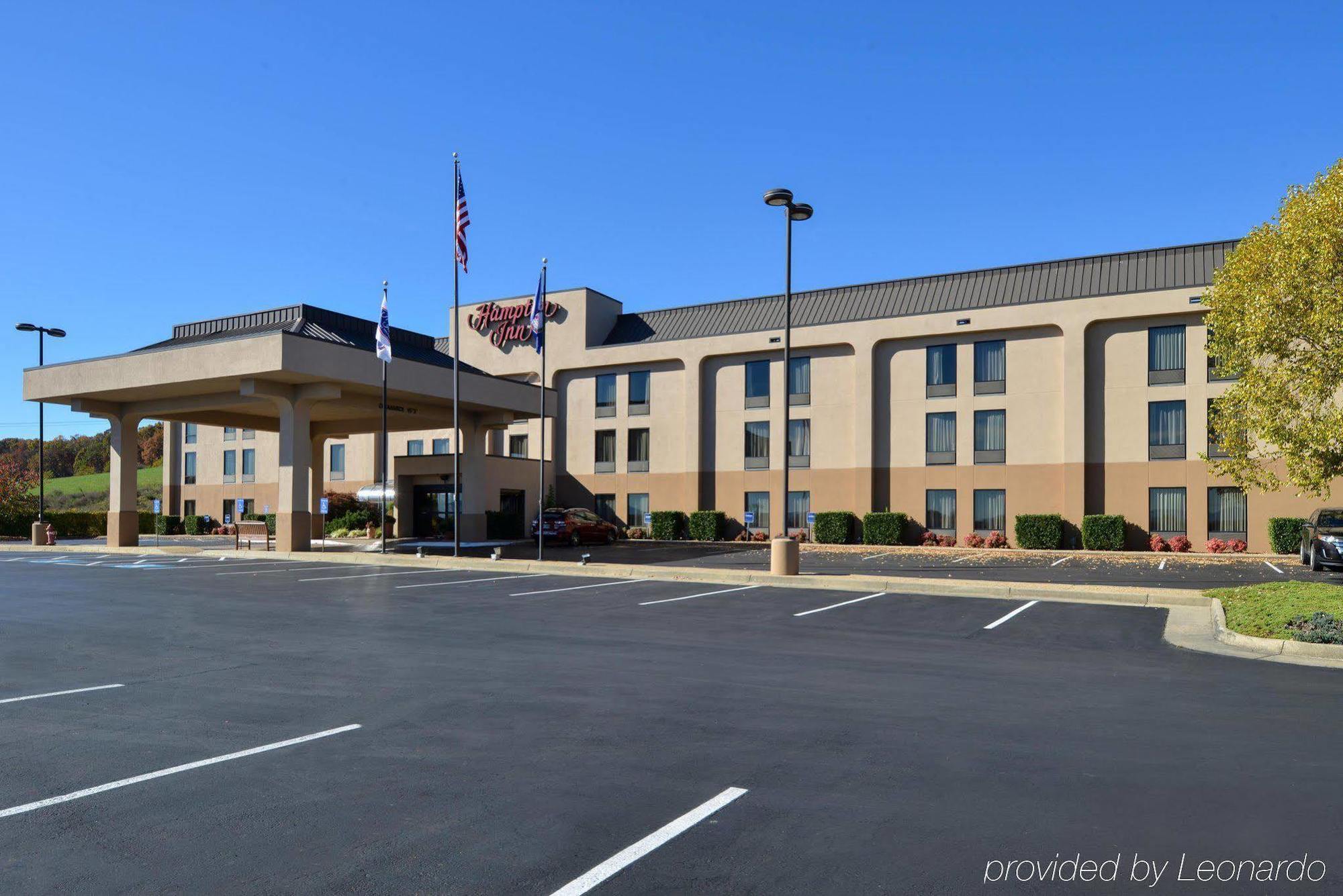 Hampton Inn Staunton Eksteriør bilde