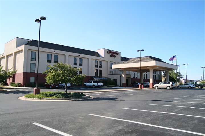 Hampton Inn Staunton Eksteriør bilde